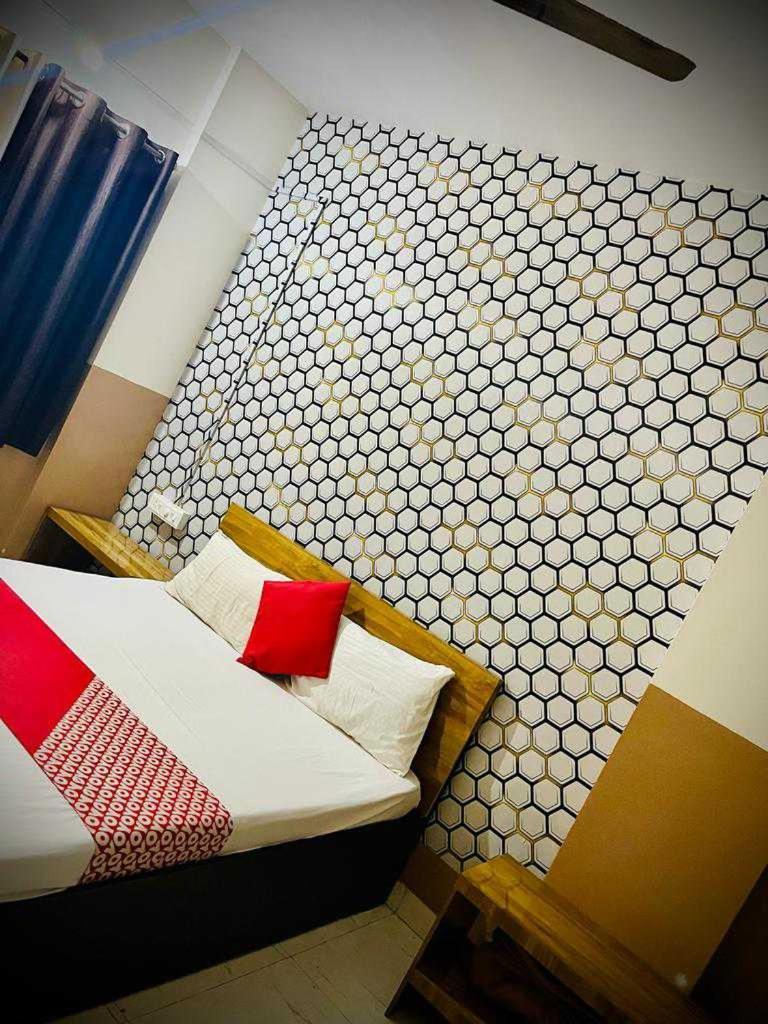 Hotel Royal Lodging Phursungi Dış mekan fotoğraf
