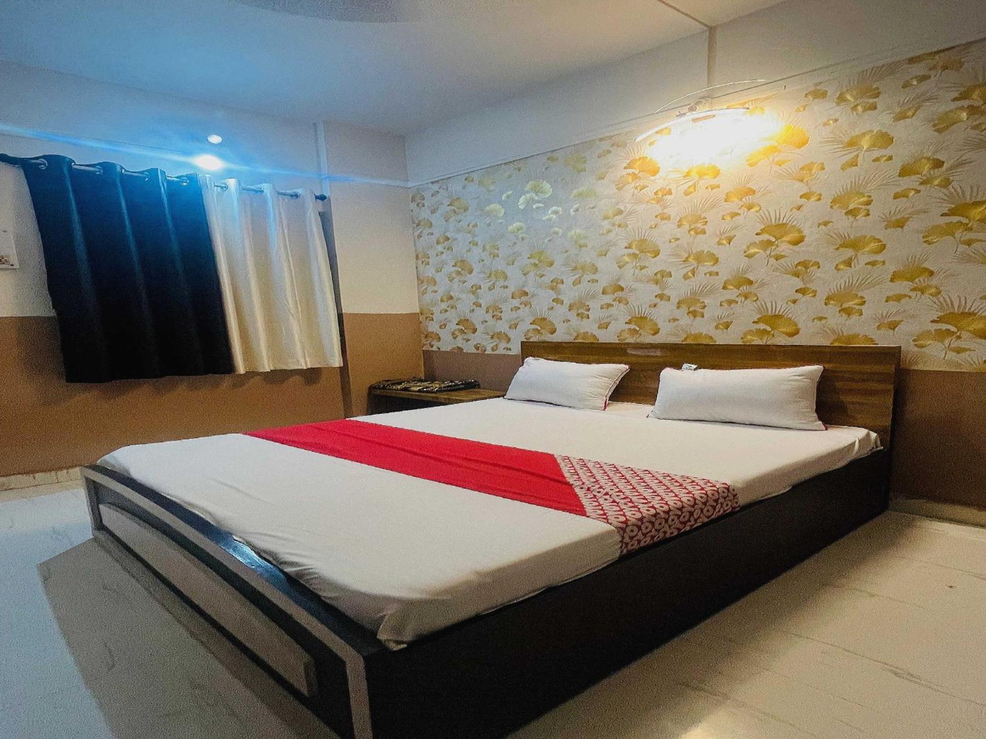 Hotel Royal Lodging Phursungi Dış mekan fotoğraf